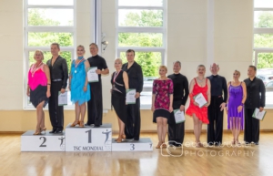 20250609_Pfingstrose_Treppchen_04